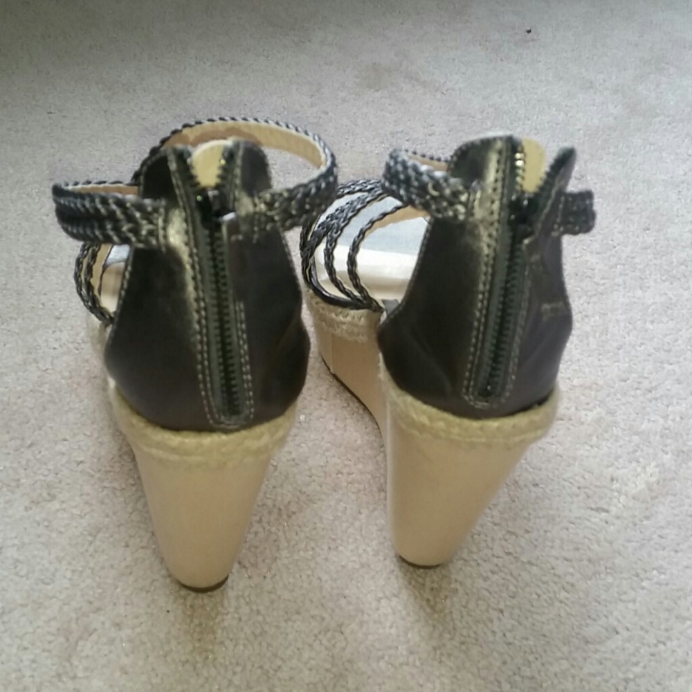 Talbots wedges - Picture 3 of 5